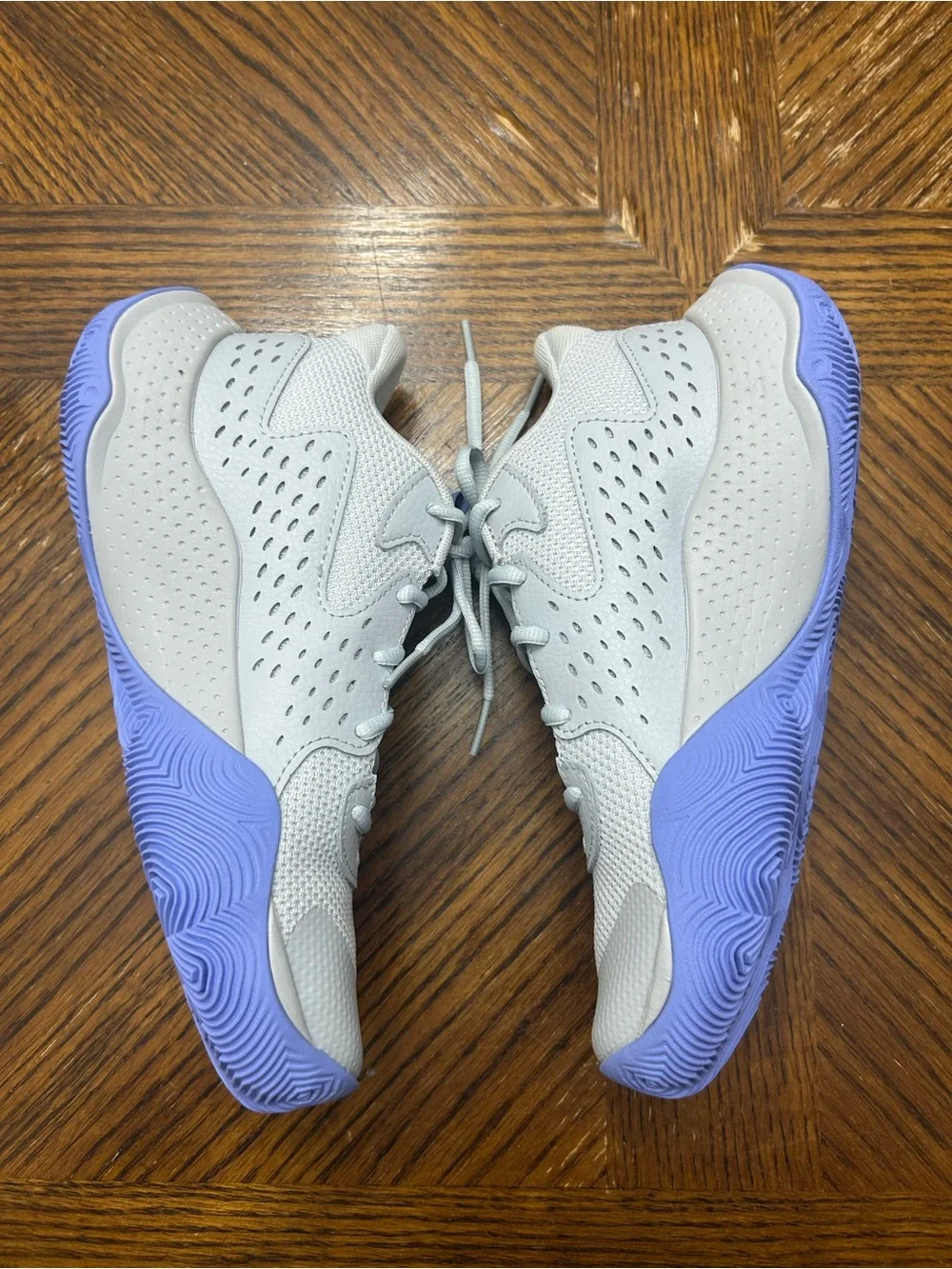 NEW Under Armour big girls Athletic Shoes size 6